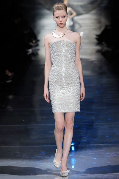 Look 28